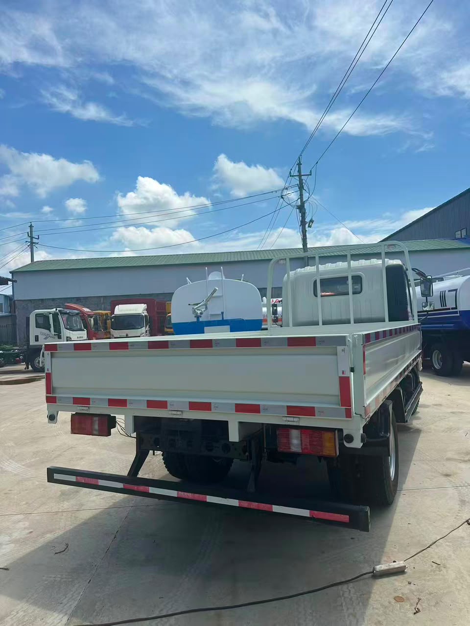 Sinotruk HOWO Dropside Cargo Truck — 2022